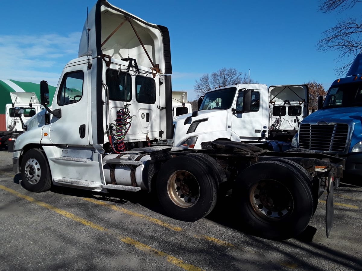 2016 Freightliner/Mercedes CASCADIA 125 651384