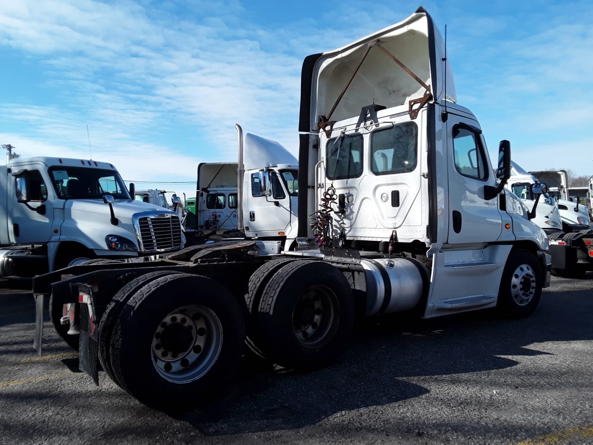 2016 Freightliner/Mercedes CASCADIA 125 651384