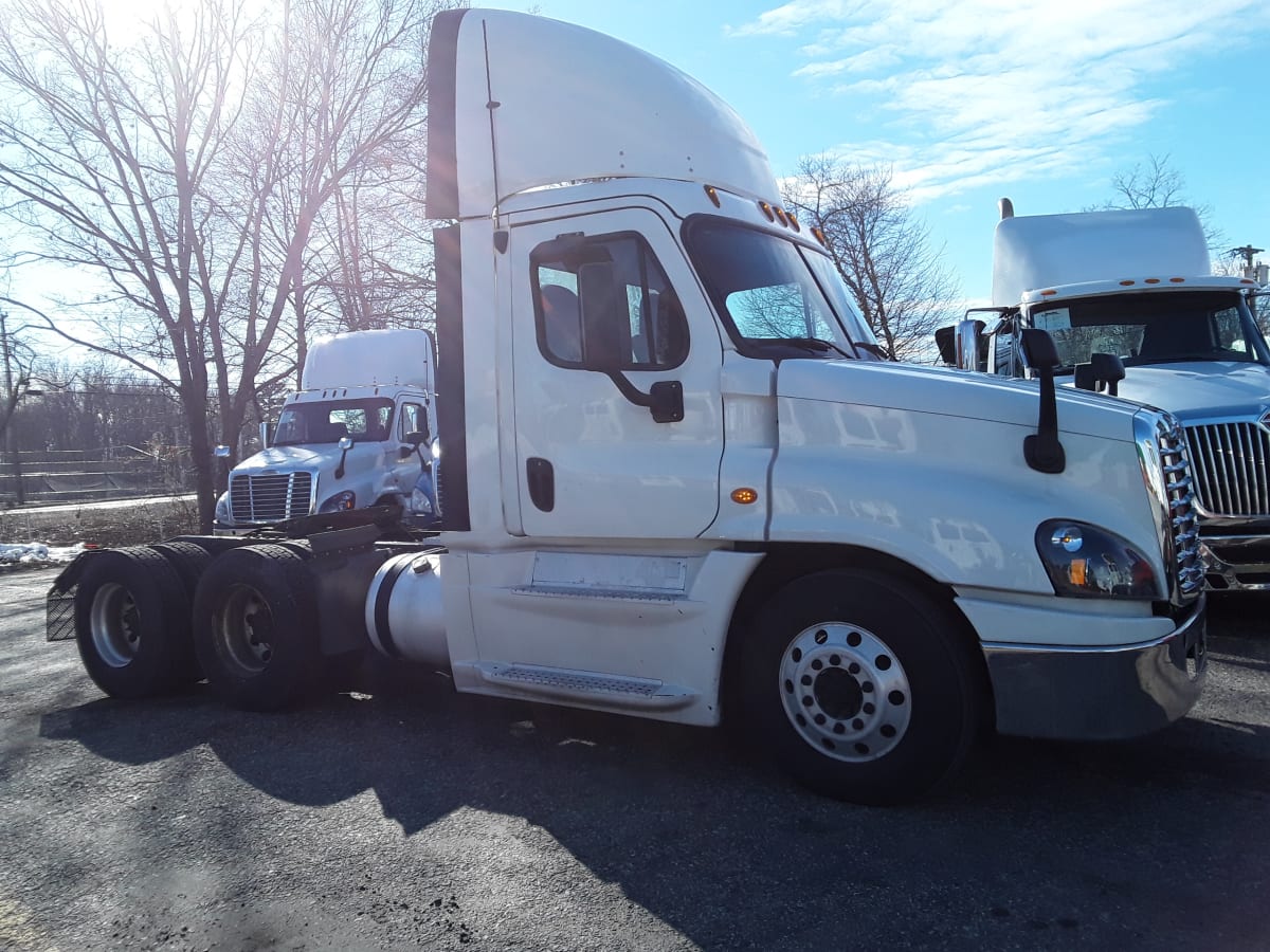 2016 Freightliner/Mercedes CASCADIA 125 651384