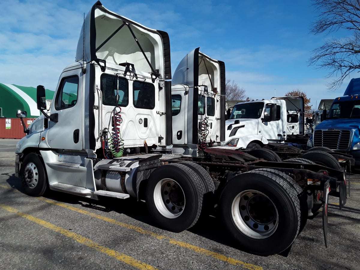 2016 Freightliner/Mercedes CASCADIA 125 651387