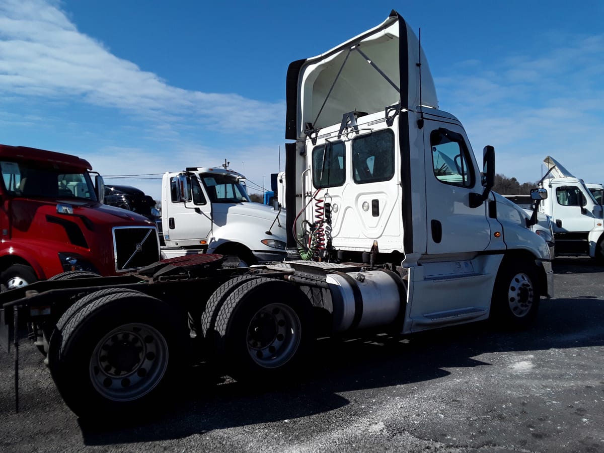 2016 Freightliner/Mercedes CASCADIA 125 651387