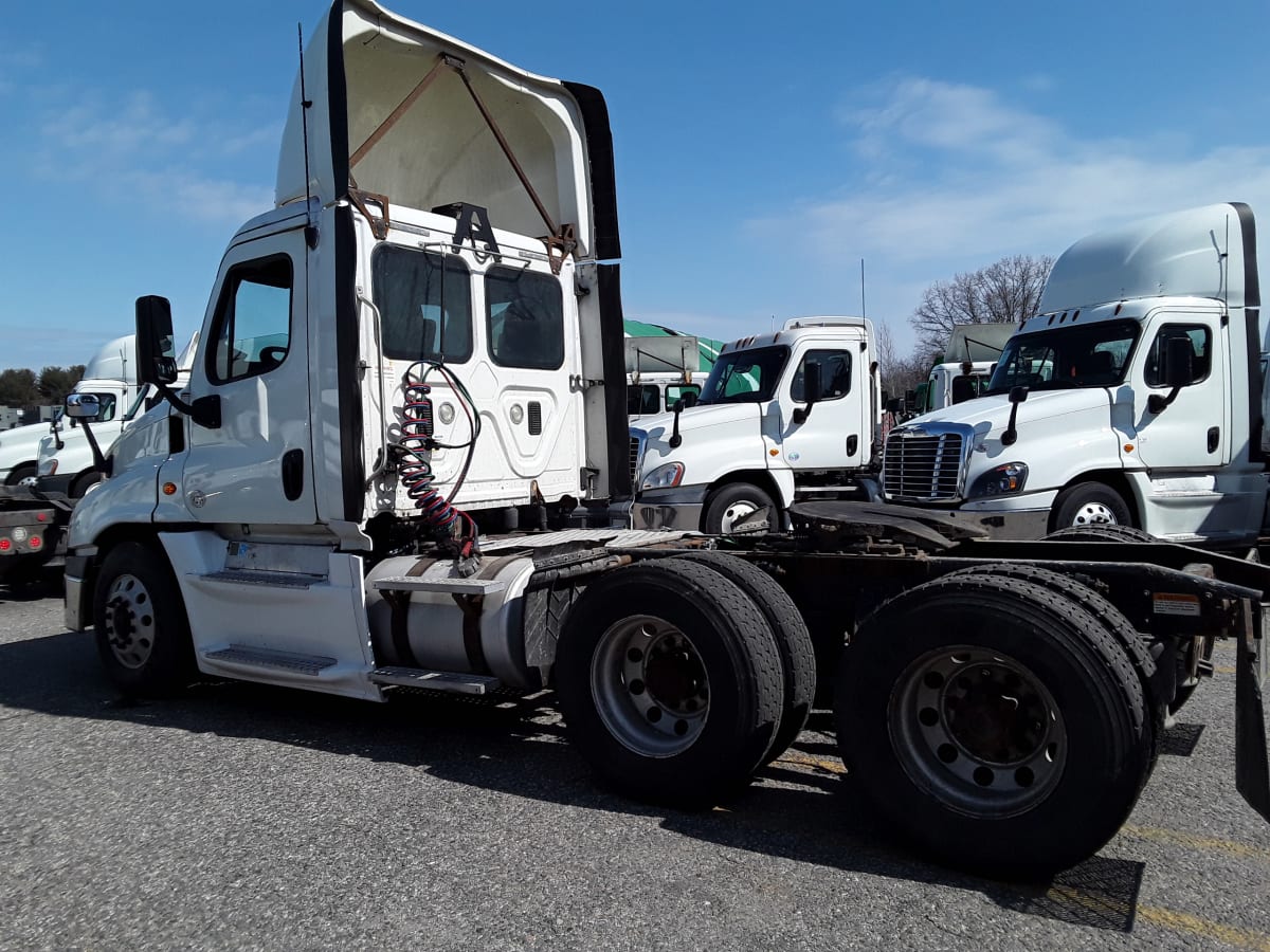 2016 Freightliner/Mercedes CASCADIA 125 651399