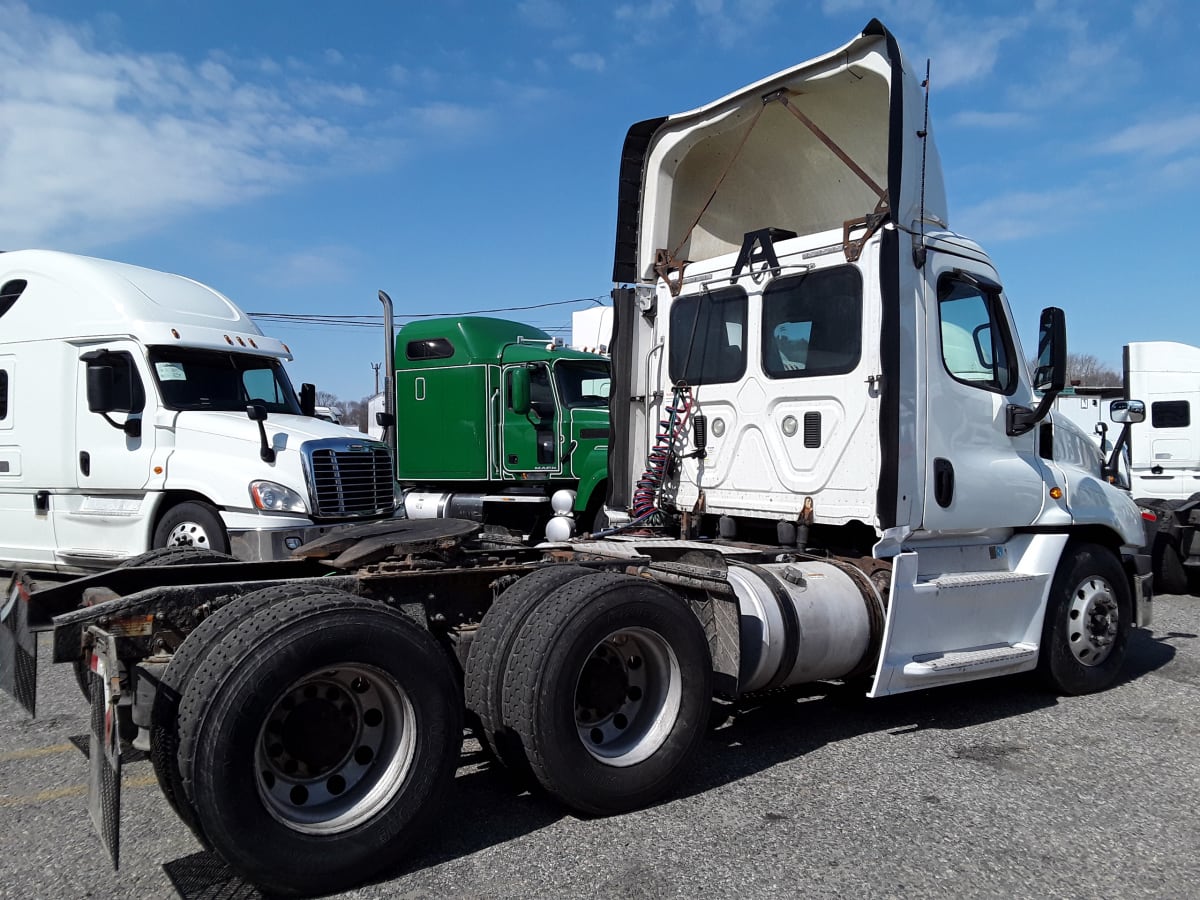 2016 Freightliner/Mercedes CASCADIA 125 651399