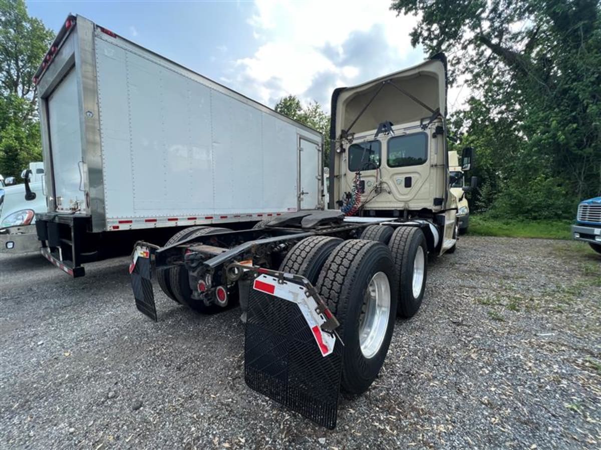 2016 Freightliner/Mercedes CASCADIA 125 655639