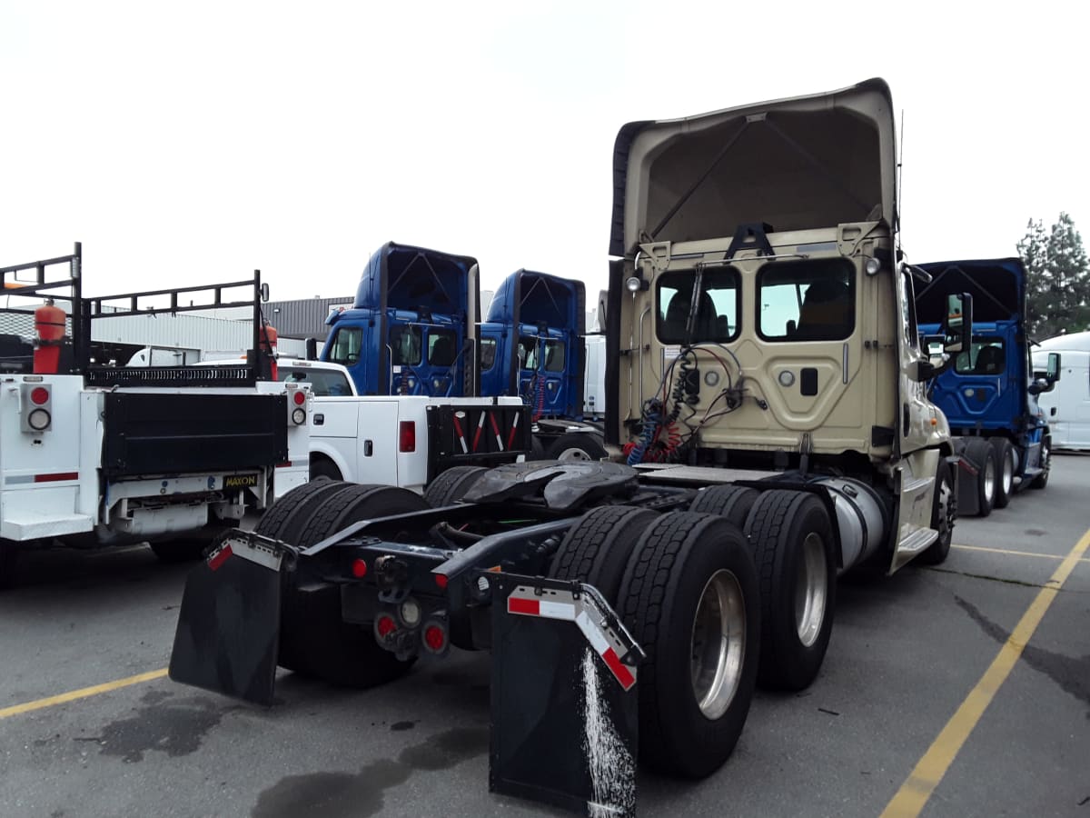 2016 Freightliner/Mercedes CASCADIA 125 655735