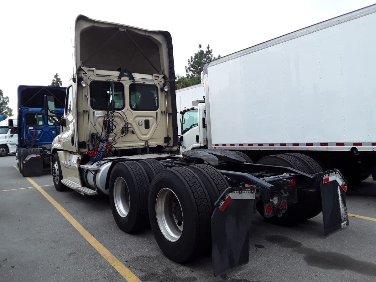 2016 Freightliner/Mercedes CASCADIA 125 655735