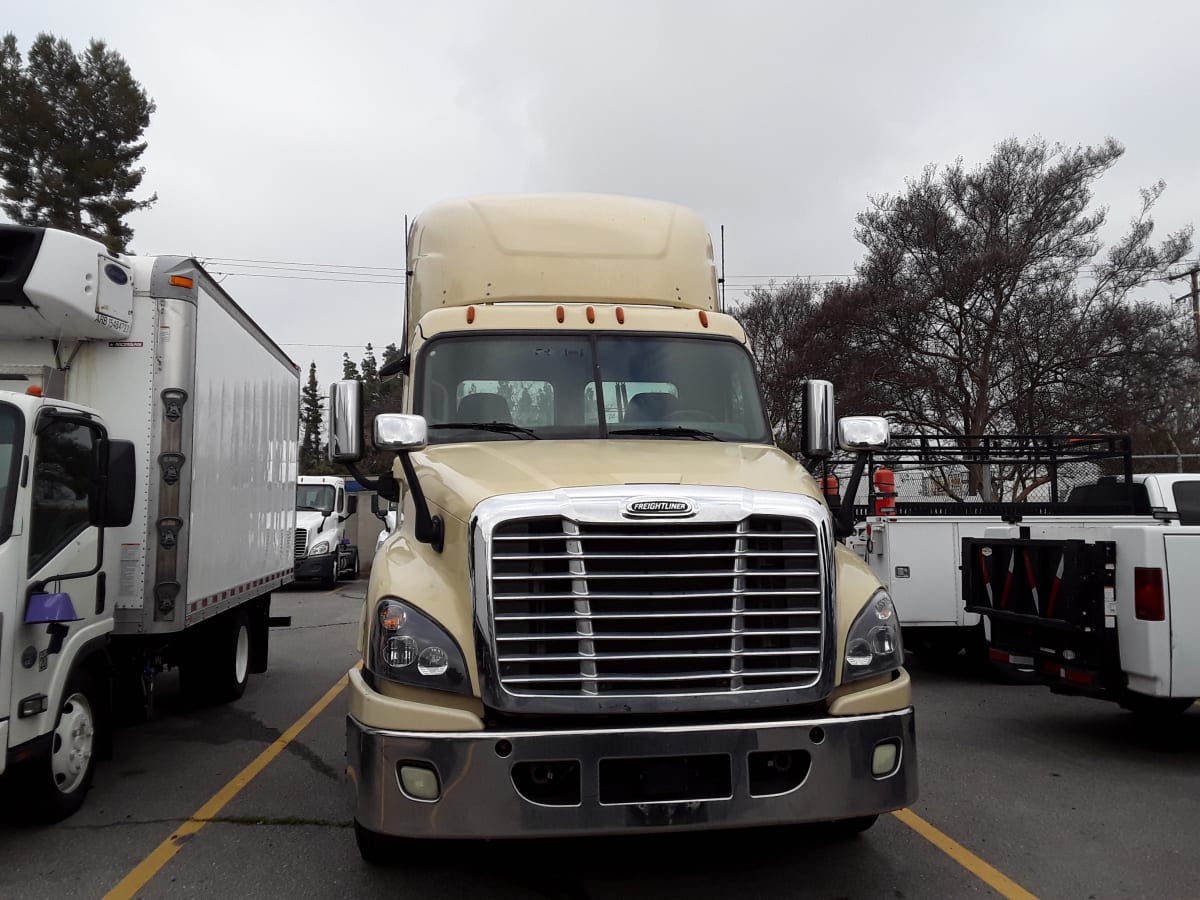 2016 Freightliner/Mercedes CASCADIA 125 655735