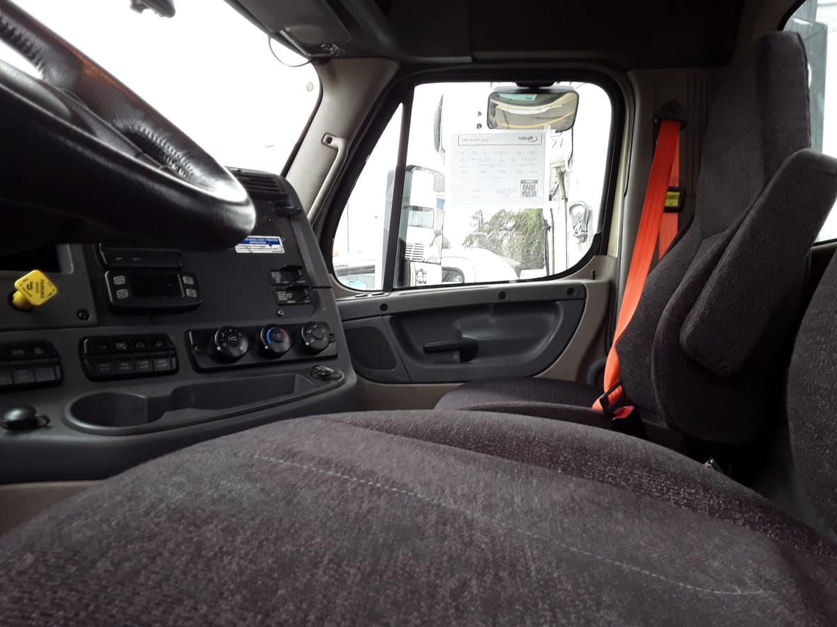 2016 Freightliner/Mercedes CASCADIA 125 655735