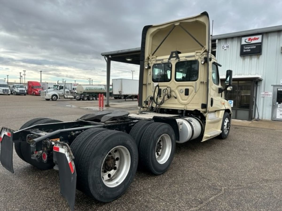 2016 Freightliner/Mercedes CASCADIA 125 655738