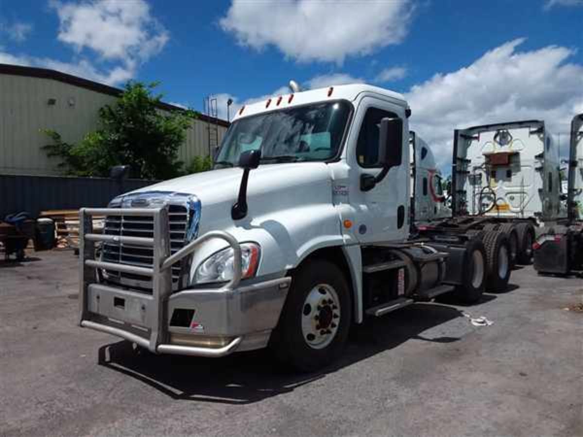 2016 Freightliner/Mercedes CASCADIA 125 657439