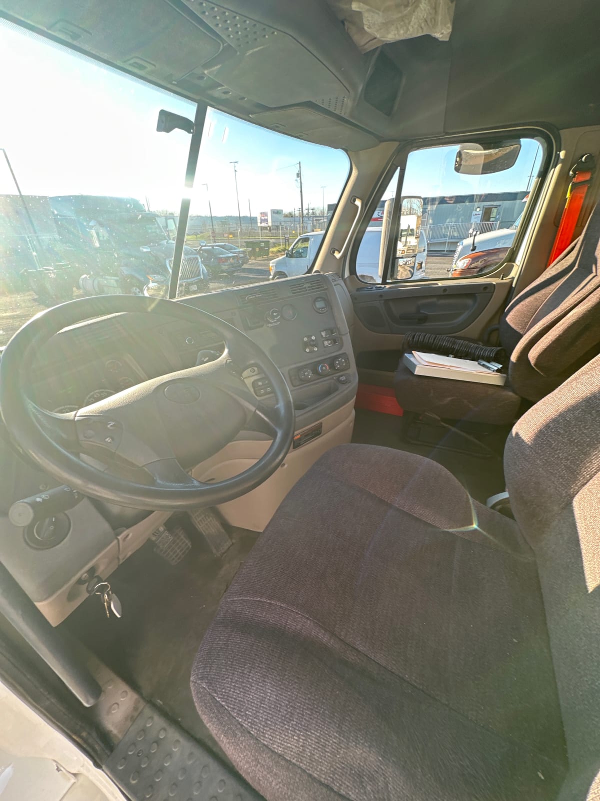 2016 Freightliner/Mercedes CASCADIA 125 660337