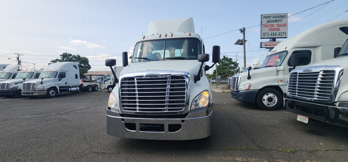 2016 Freightliner/Mercedes CASCADIA 113 660429