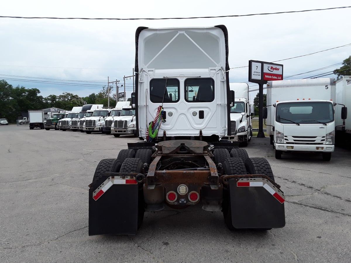 2017 Freightliner/Mercedes CASCADIA 125 664136