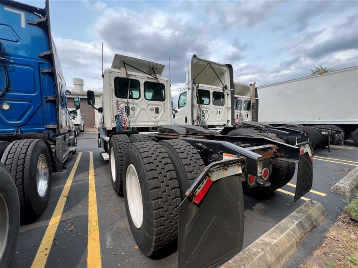 2017 Freightliner/Mercedes CASCADIA 125 665231