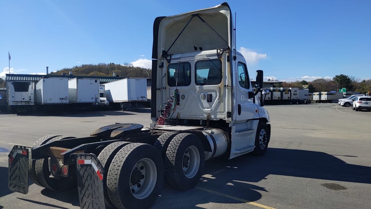 2017 Freightliner/Mercedes CASCADIA 125 665580