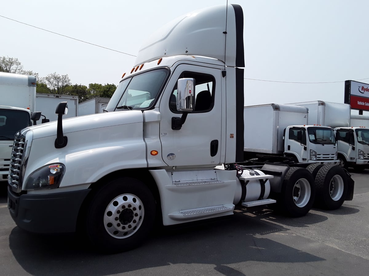 2017 Freightliner/Mercedes CASCADIA 125 665584