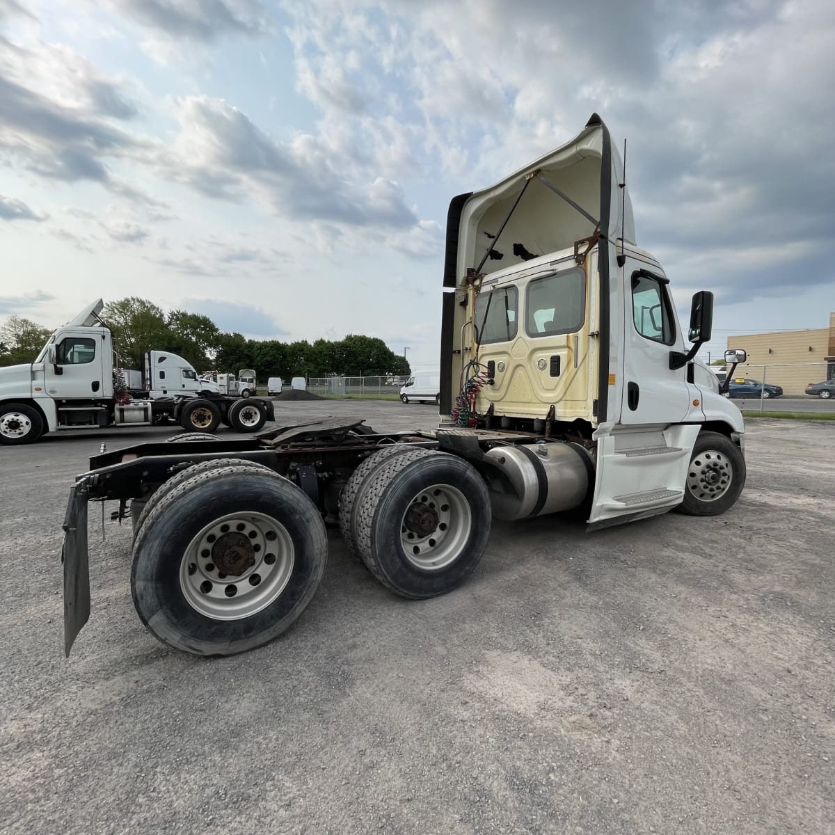 2017 Freightliner/Mercedes CASCADIA 125 665588