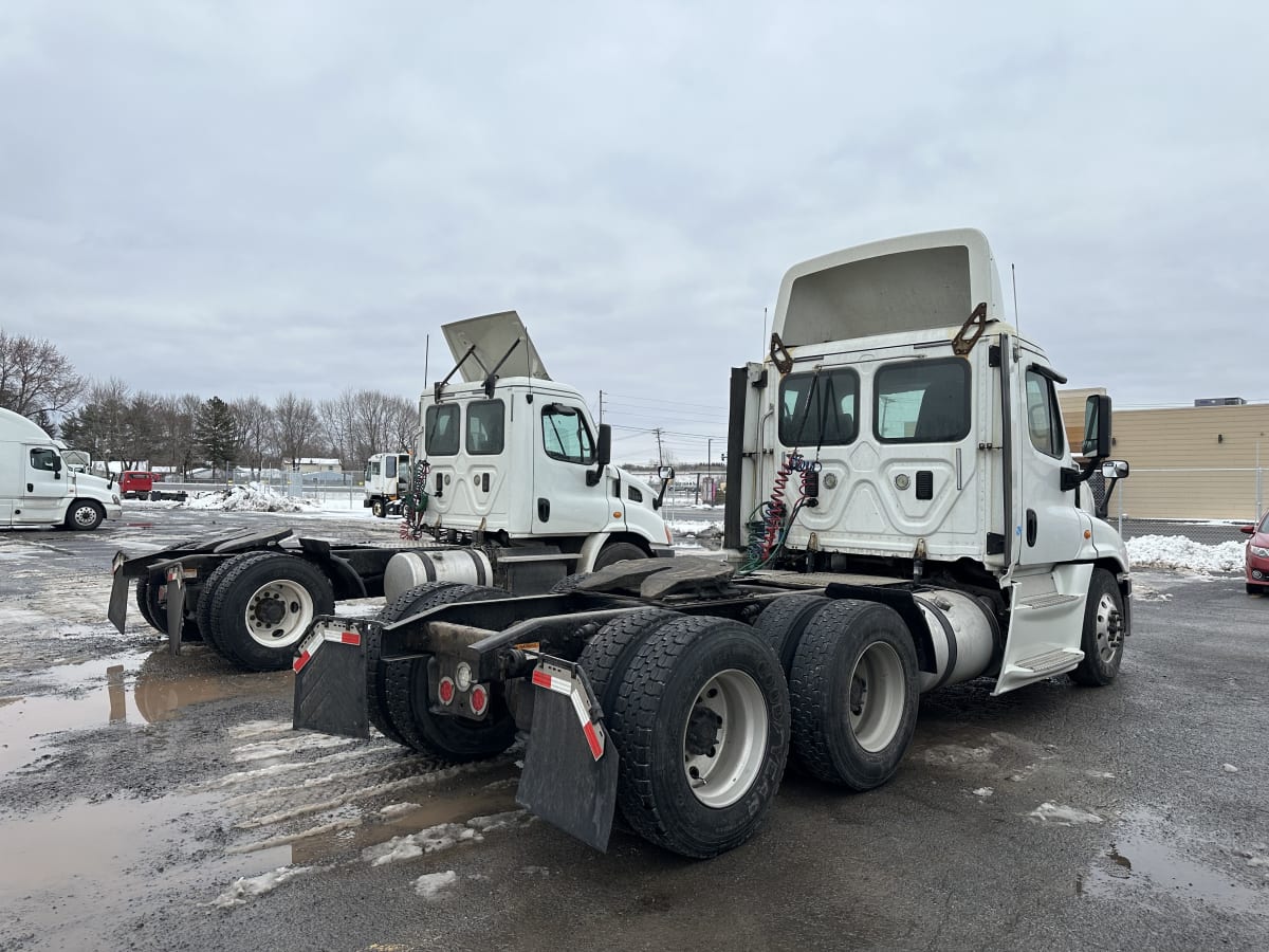 2017 Freightliner/Mercedes CASCADIA 125 665608