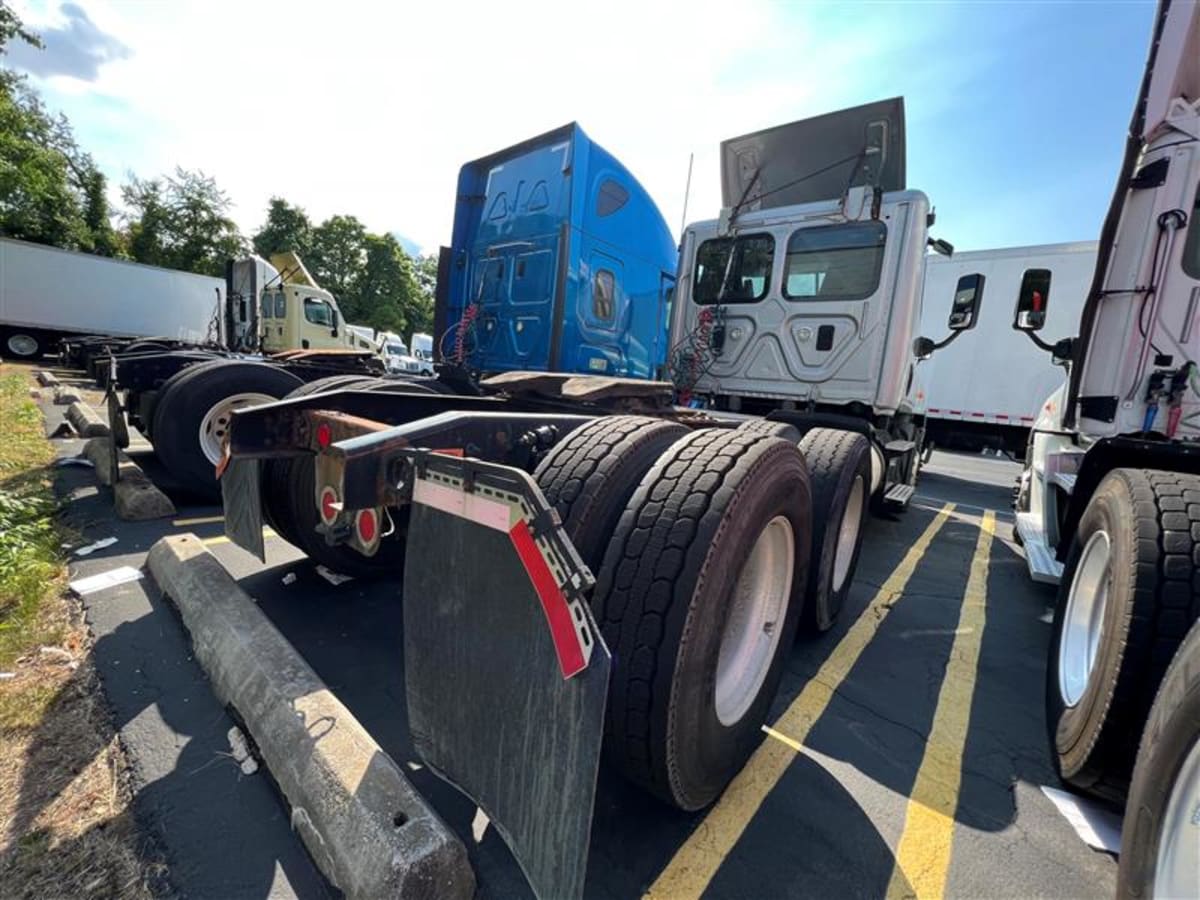 2017 Freightliner/Mercedes CASCADIA 125 667384