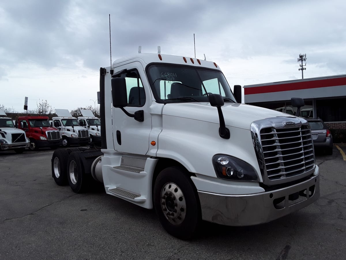 2017 Freightliner/Mercedes CASCADIA 125 668011