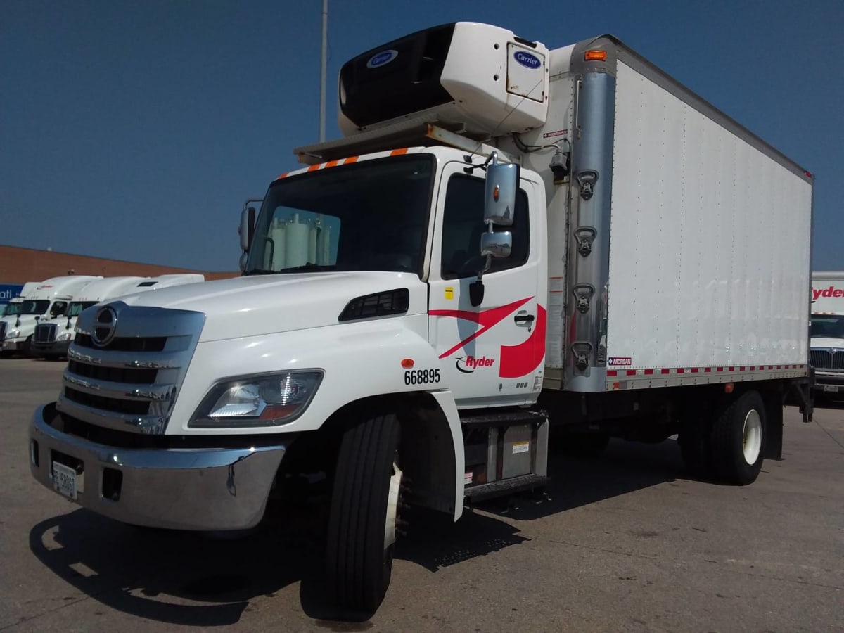 2017 Hino 338 668895