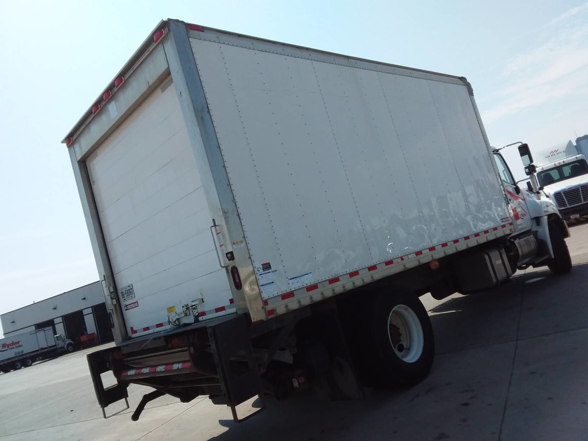 2017 Hino 338 668895