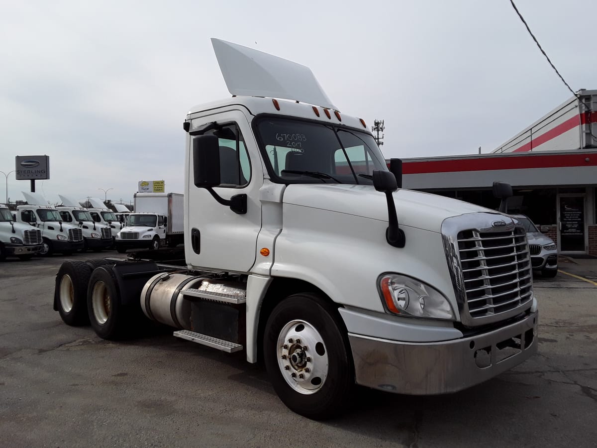 2017 Freightliner/Mercedes CASCADIA 125 670083