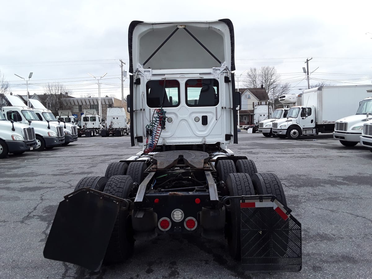 2017 Freightliner/Mercedes CASCADIA 125 672020