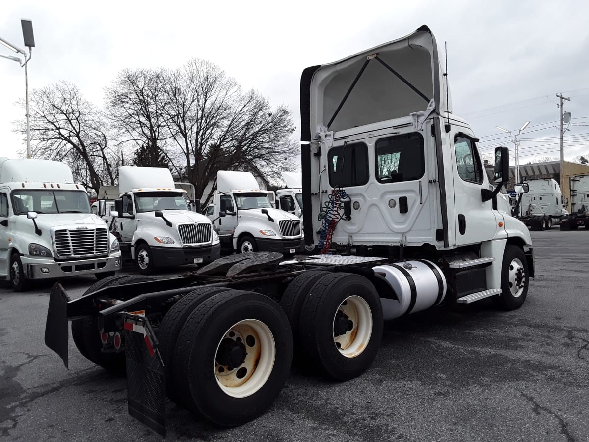 2017 Freightliner/Mercedes CASCADIA 125 672020