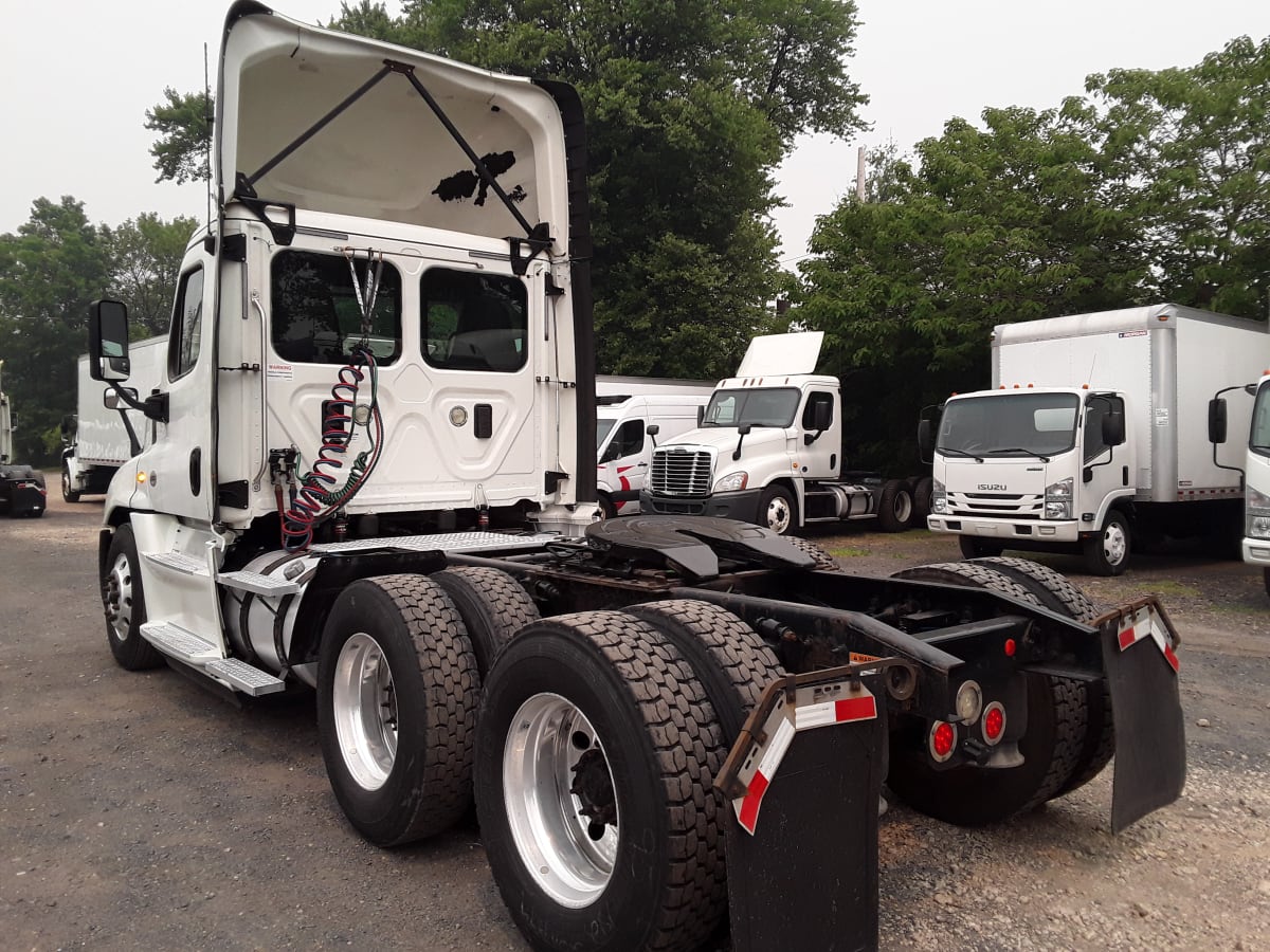 2017 Freightliner/Mercedes CASCADIA 125 673401