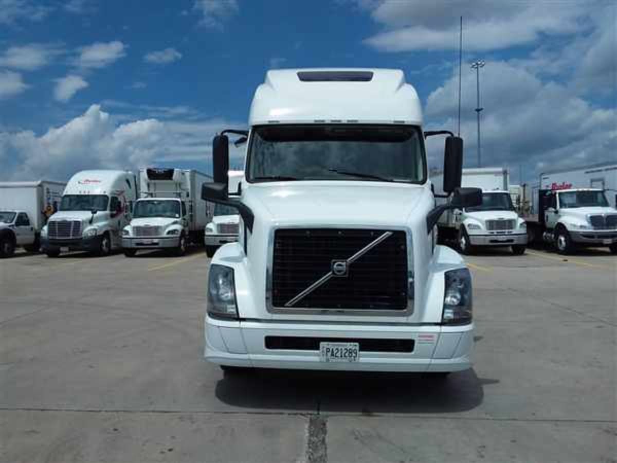 2017 Volvo VNL64TRACTOR 674741