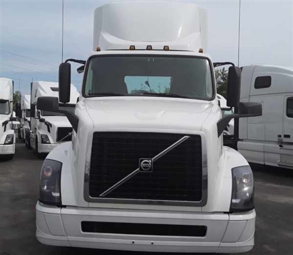 2017 Volvo VNL64TRACTOR 674804