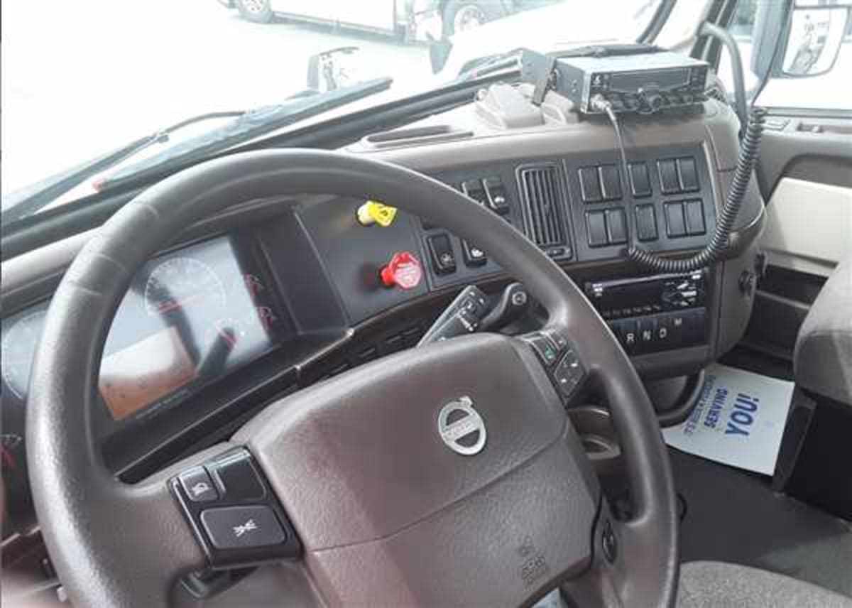 2017 Volvo VNL64TRACTOR 674804