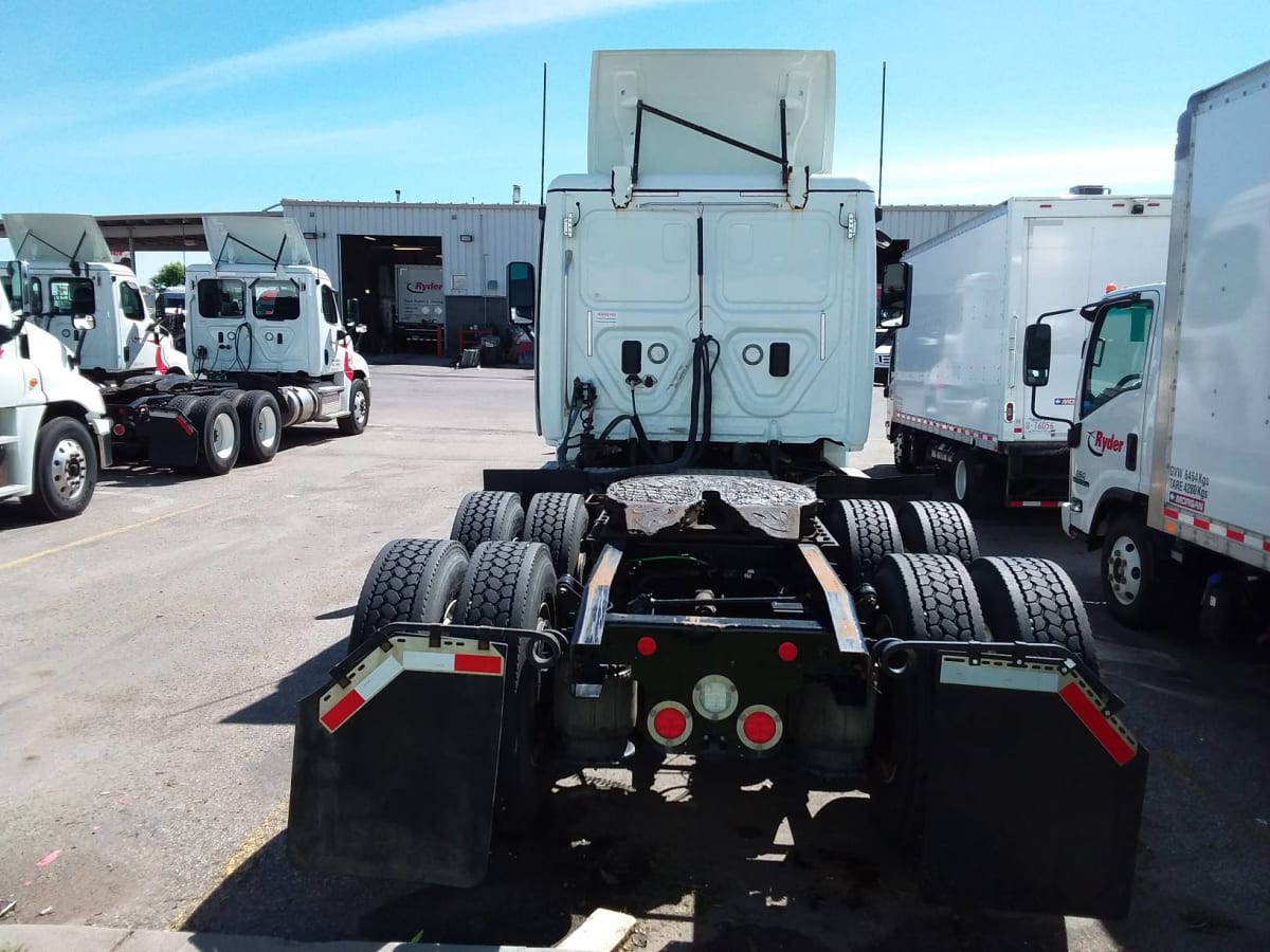 2017 Freightliner/Mercedes CASCADIA 125 676576