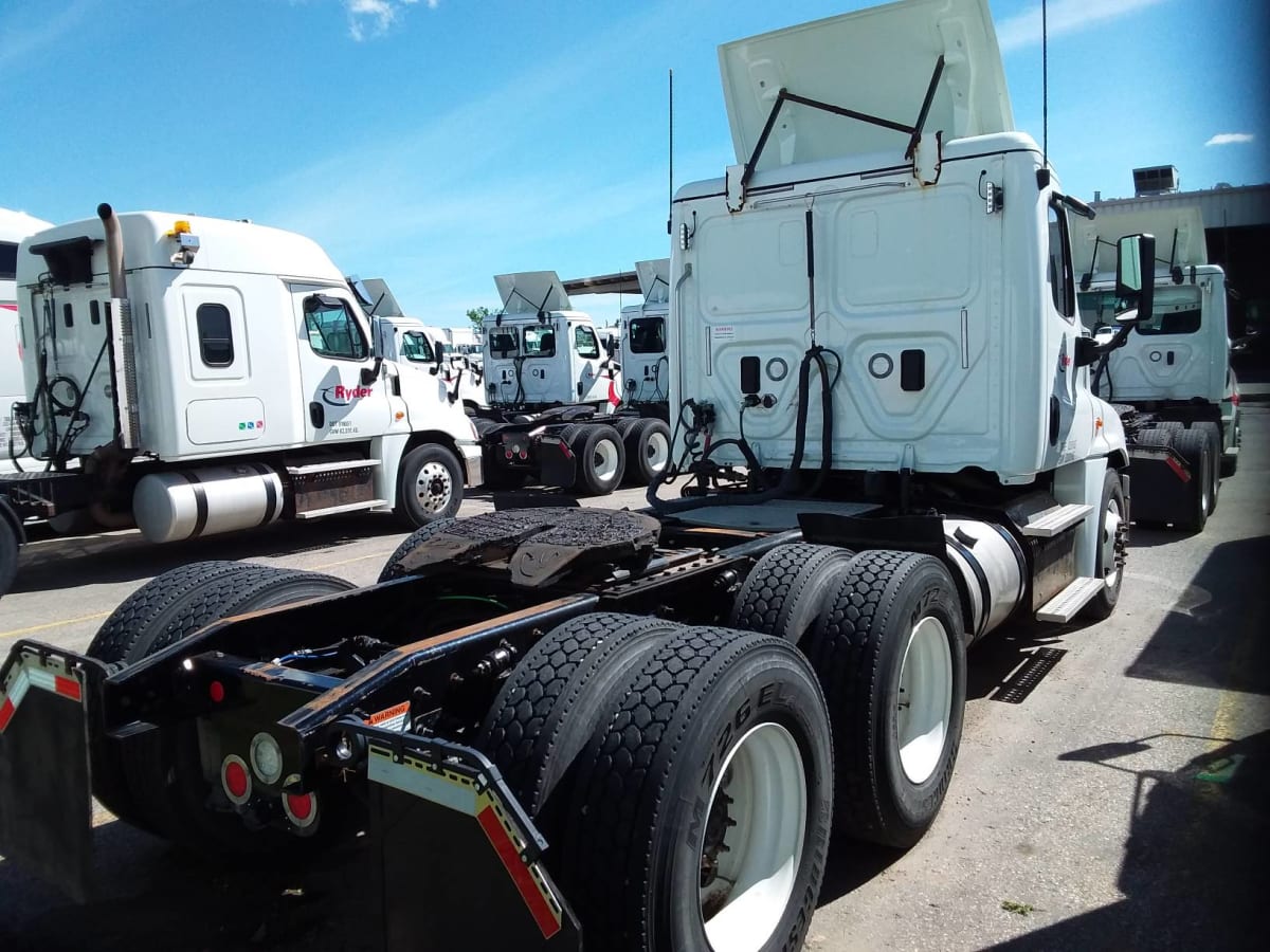 2017 Freightliner/Mercedes CASCADIA 125 676576