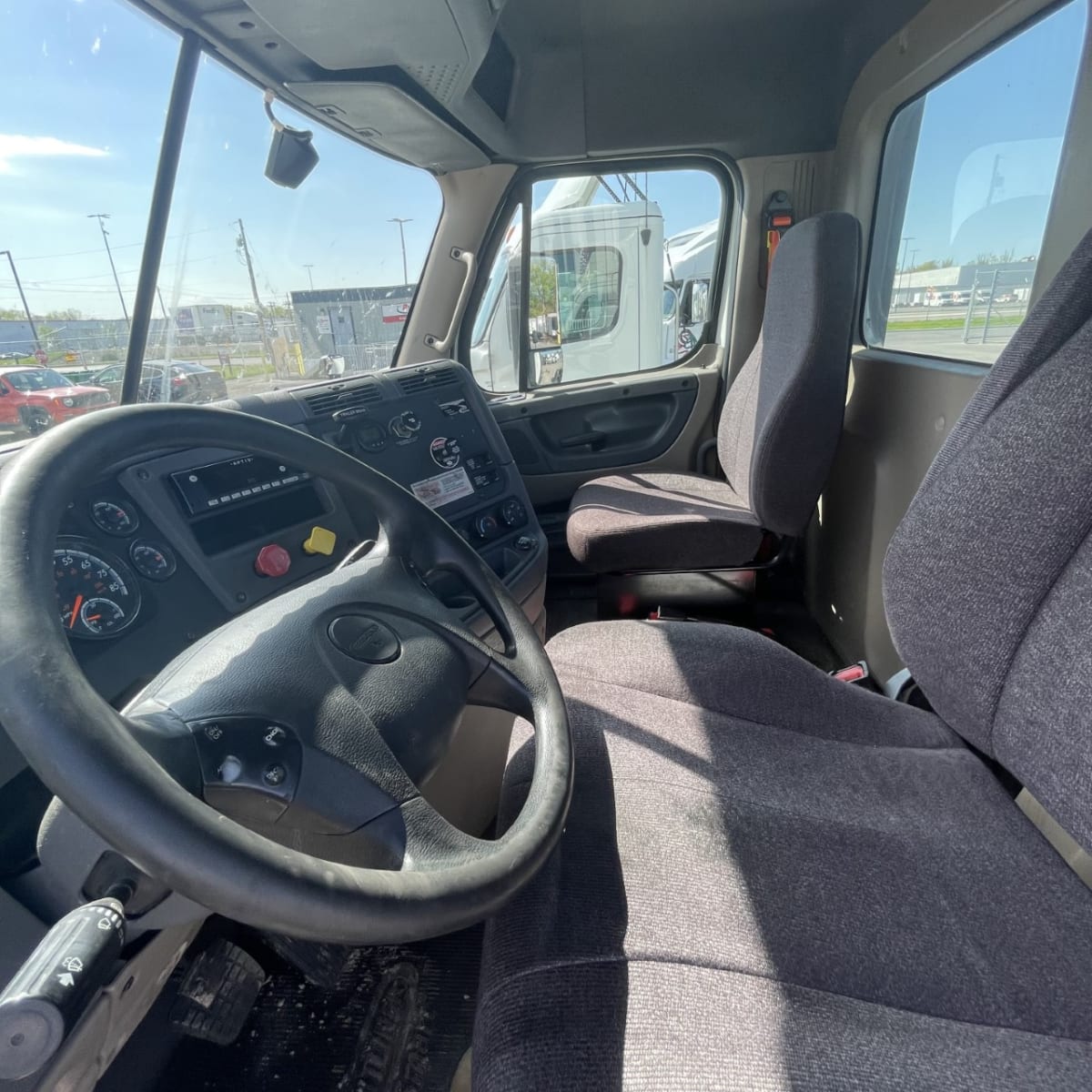 2018 Freightliner/Mercedes CASCADIA 113 745615