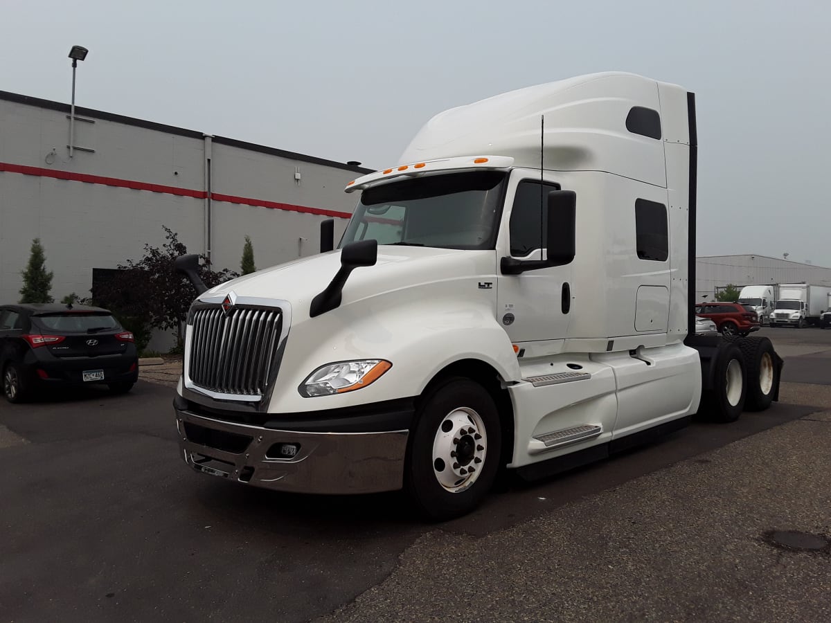 Navistar International LT625 SLPR CAB VEH-788764