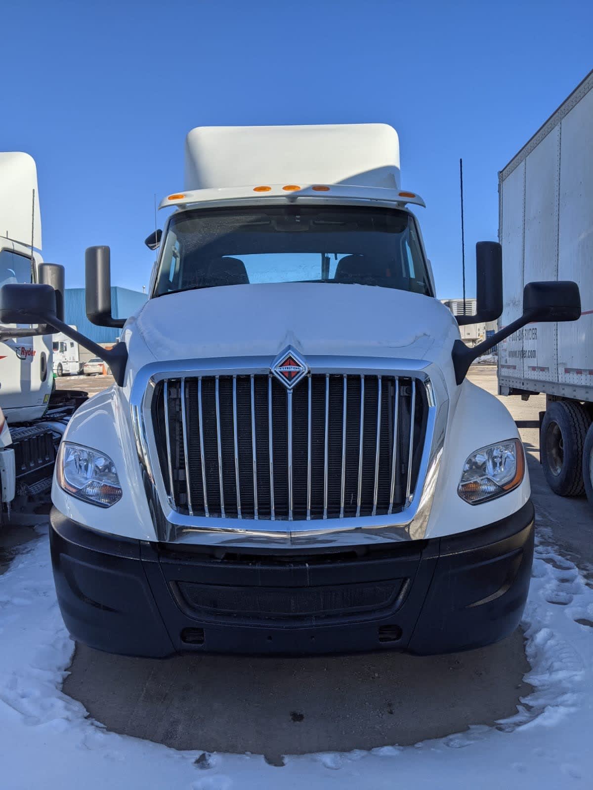 2019 Navistar International LT625 DAYCAB T/A 814377