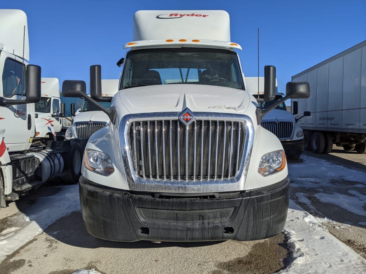 2019 Navistar International LT625 DAYCAB T/A 814379
