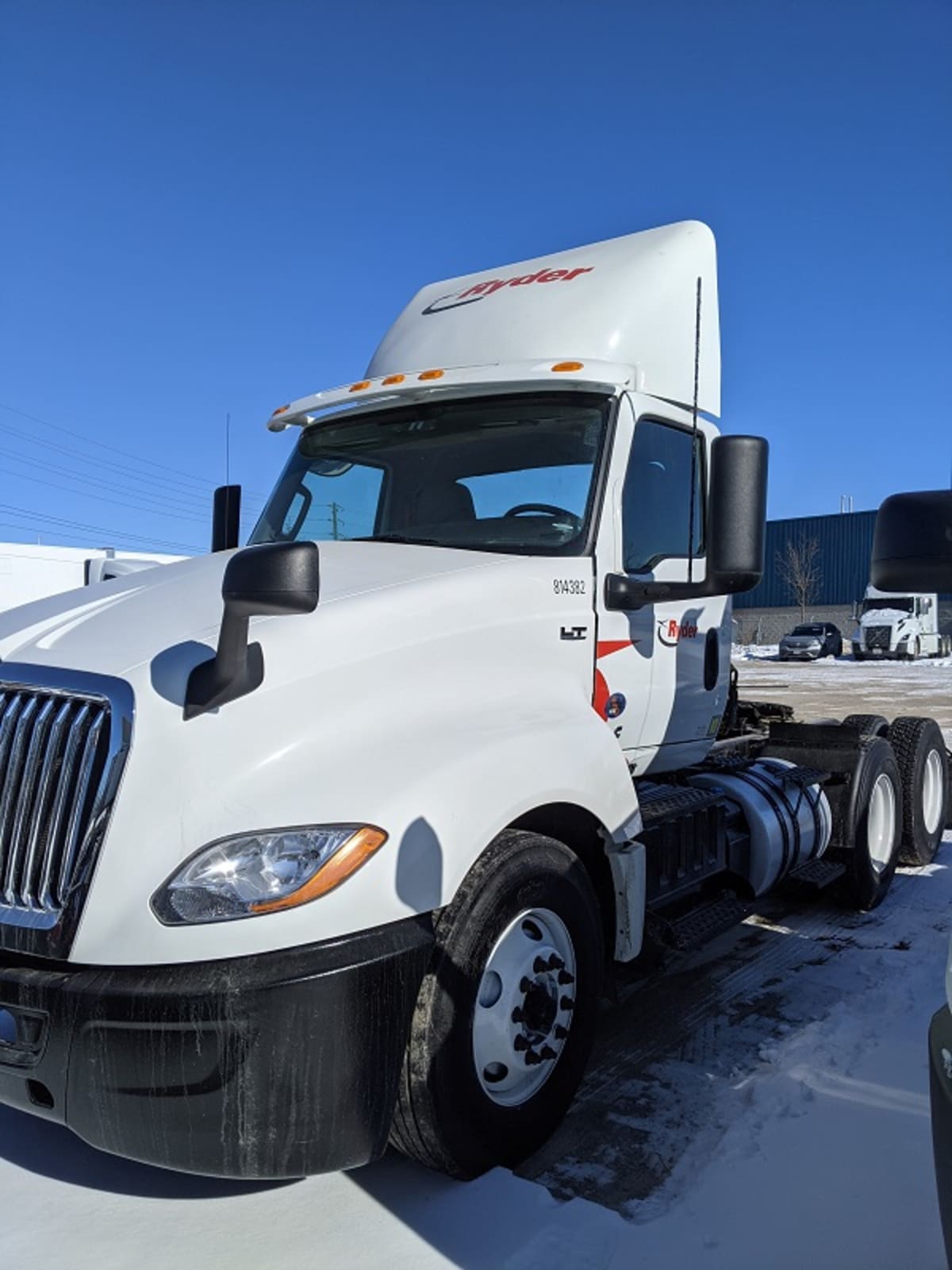 2019 Navistar International LT625 DAYCAB T/A 814382