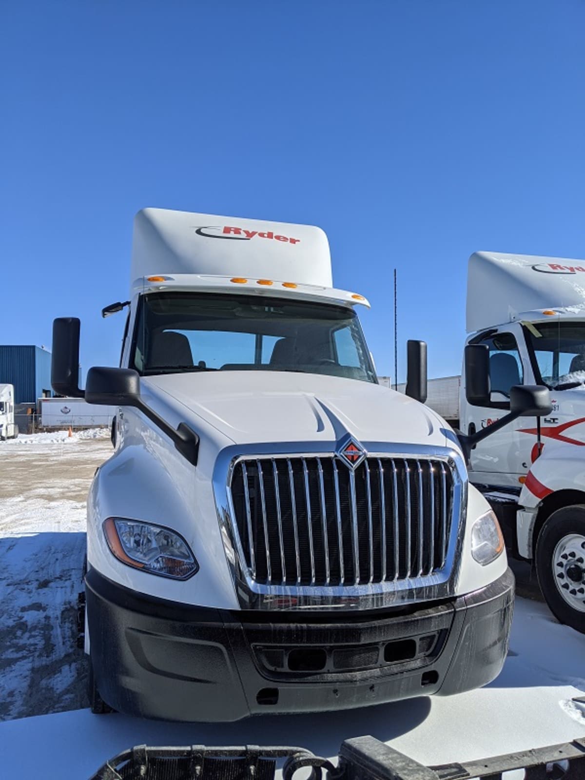 2019 Navistar International LT625 DAYCAB T/A 814382