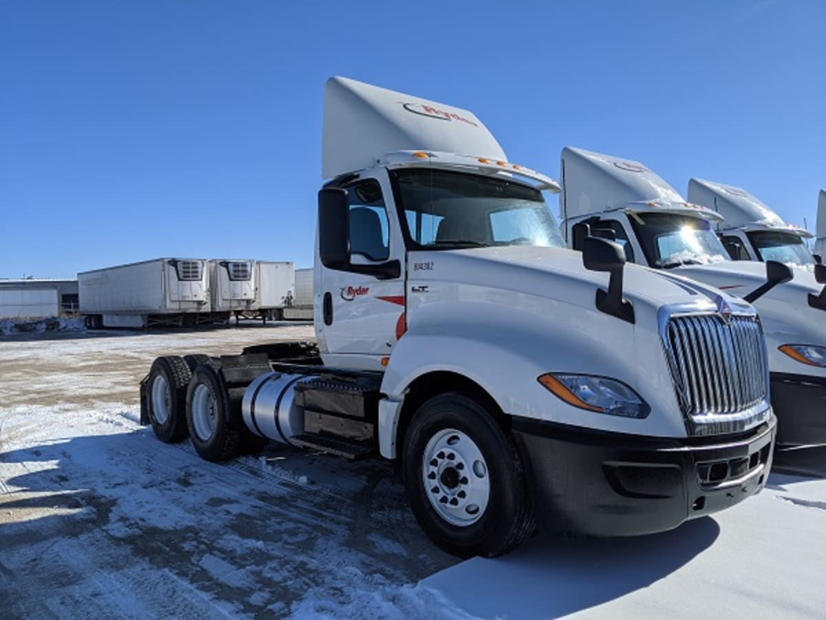 2019 Navistar International LT625 DAYCAB T/A 814382