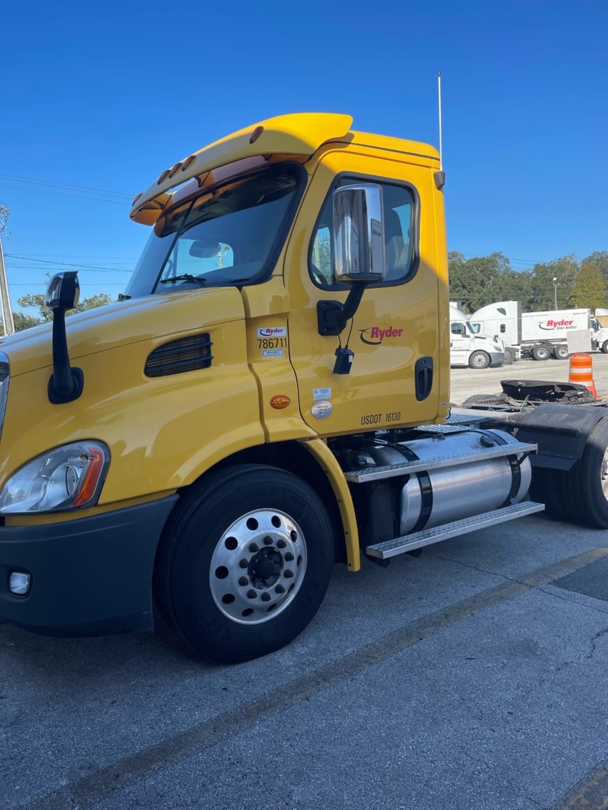 2019 Freightliner/Mercedes CASCADIA 113 874557