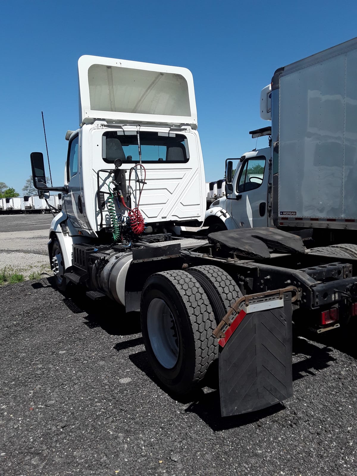 2019 Navistar International RH613 DAYCAB S/A 880355