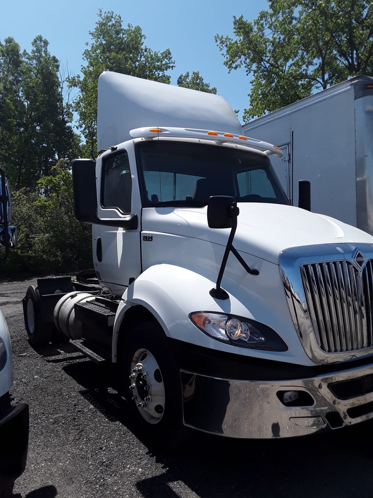 2019 Navistar International RH613 DAYCAB S/A 880355