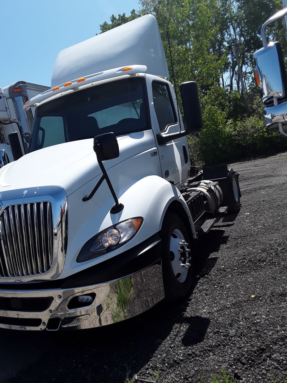 2019 Navistar International RH613 DAYCAB S/A 880355