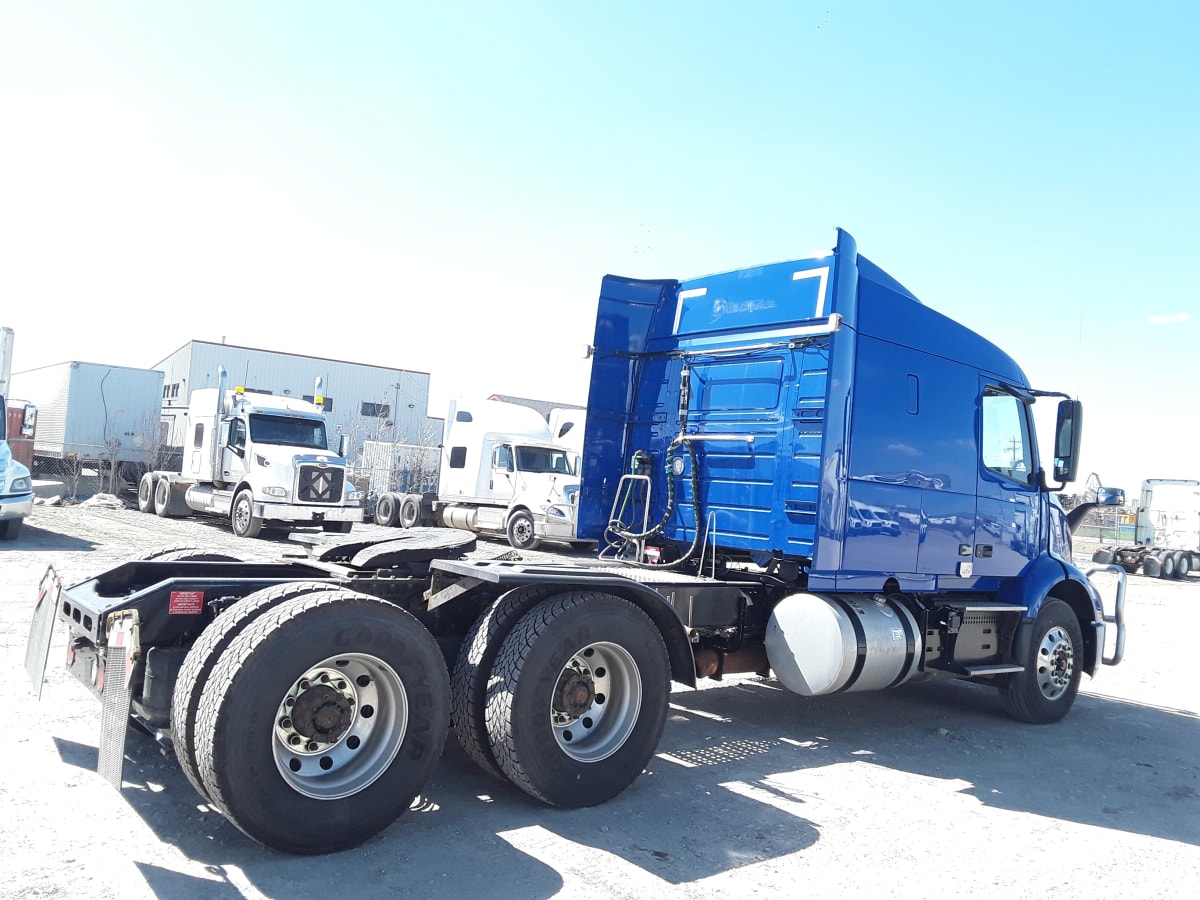 2021 Volvo VNR64T-640 200009