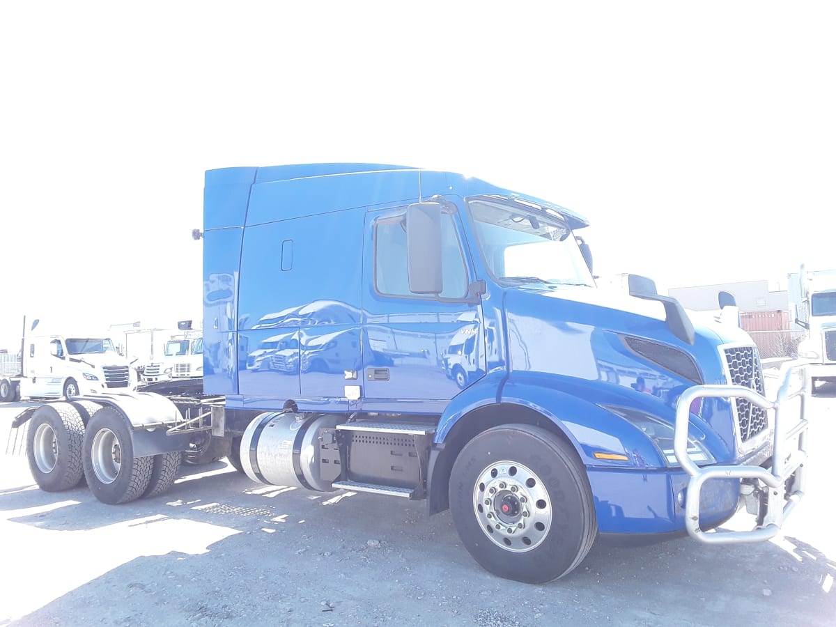 2021 Volvo VNR64T-640 200009