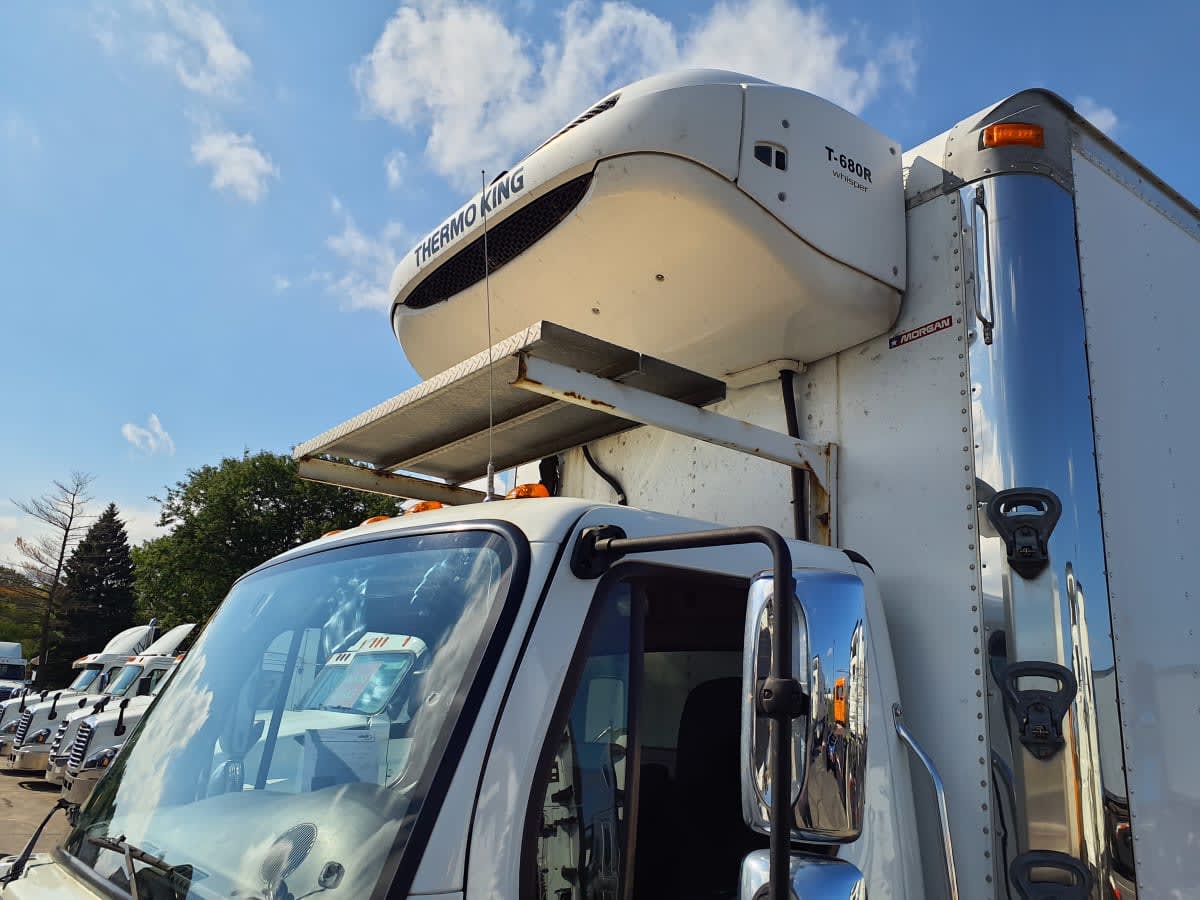 2020 Freightliner M2 106 200056