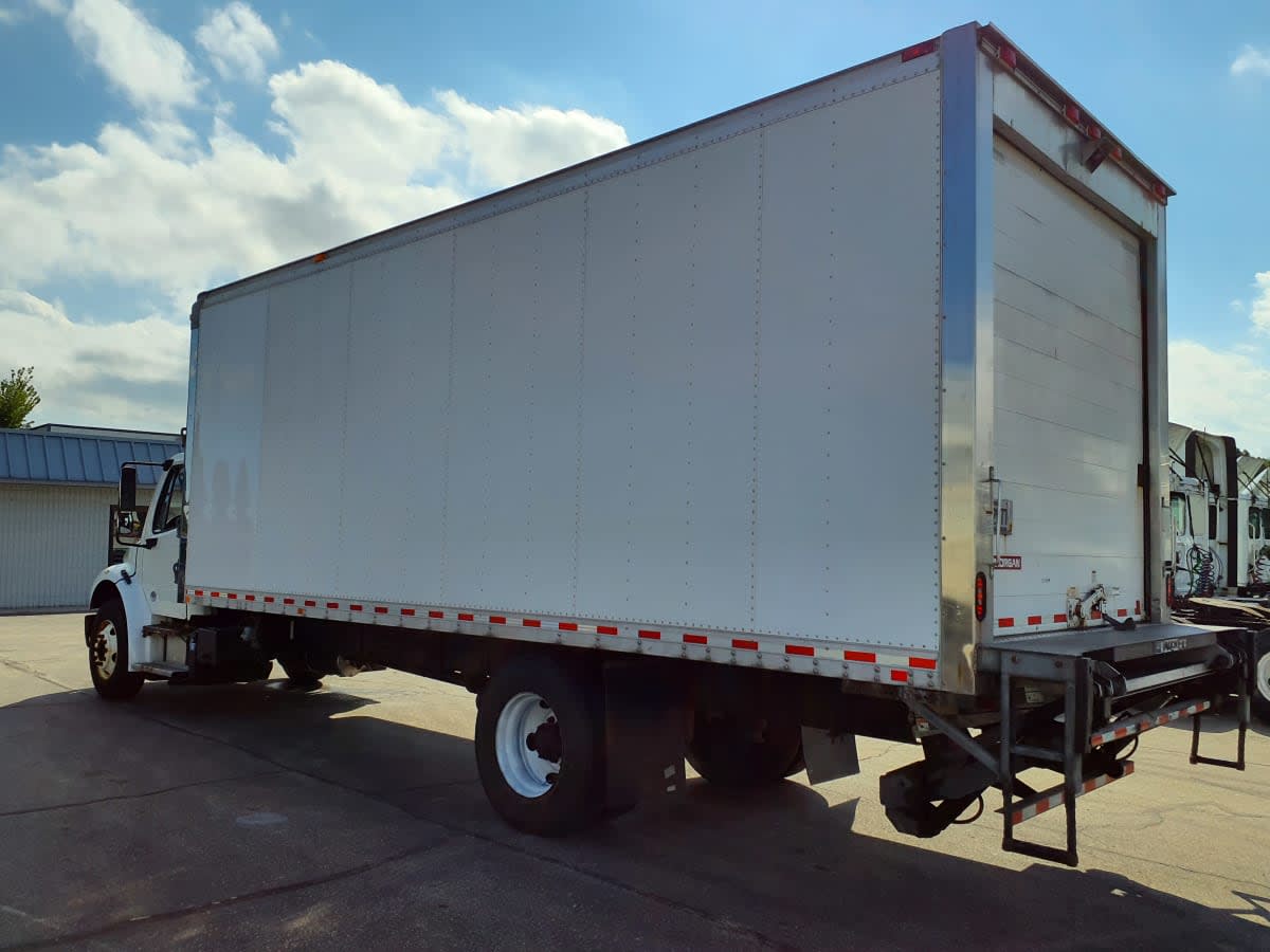 2020 Freightliner M2 106 200056